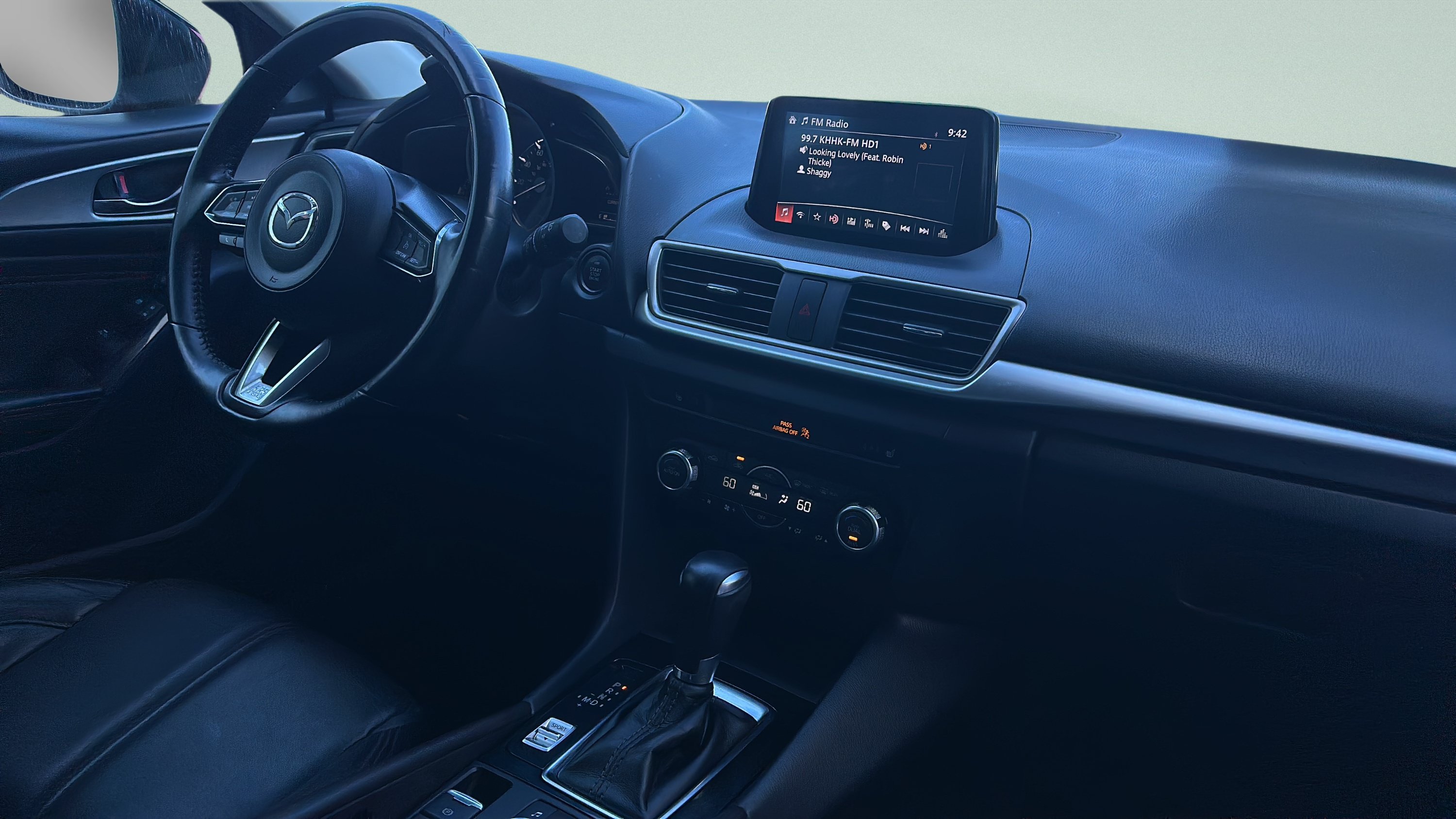 Used 2018 MAZDA MAZDA3 Touring FWD image 28