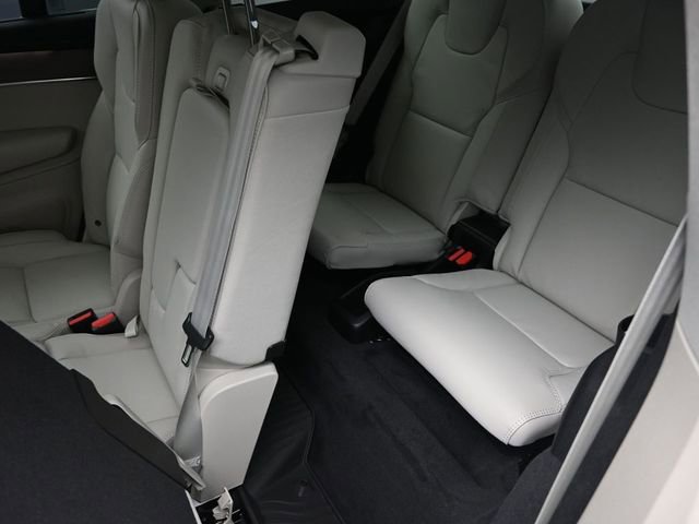 Used 2026 Volvo XC90 T8 Ultra w/ Protection Package Premier image 24