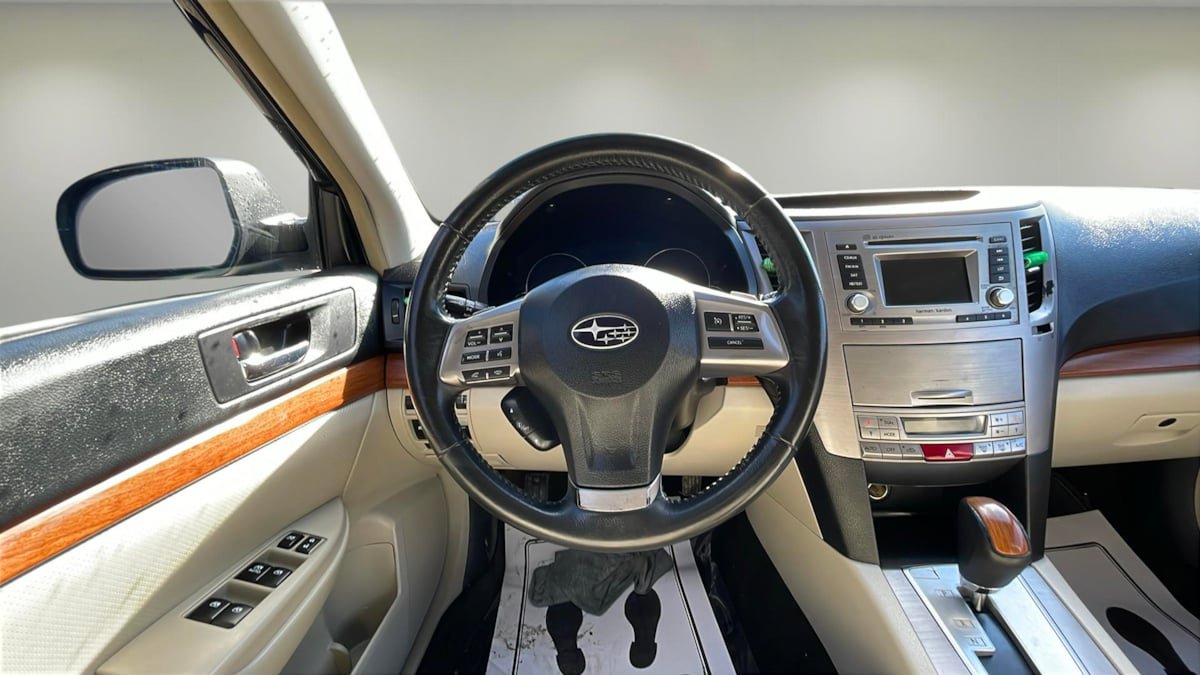 Used 2013 Subaru Outback 2.5i Limited AWD/4WD image 11