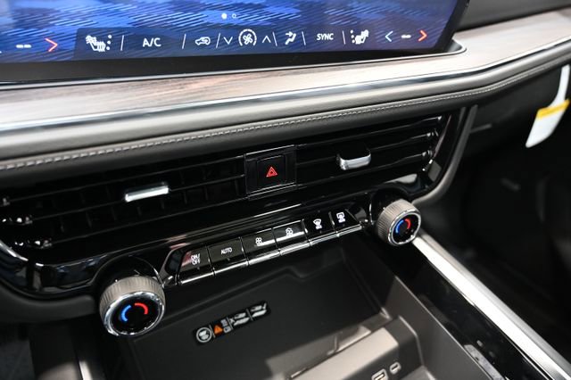 New 2026 Chevrolet Suburban Z71 w/ Comfort Package image 18