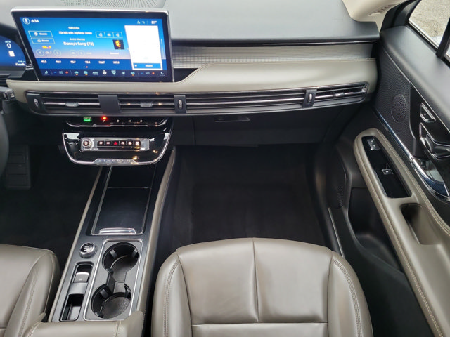 Used 2023 Lincoln Corsair FWD image 14