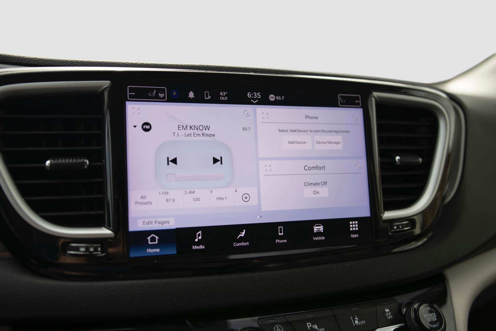 Used 2024 Chrysler Pacifica Touring-L image 8