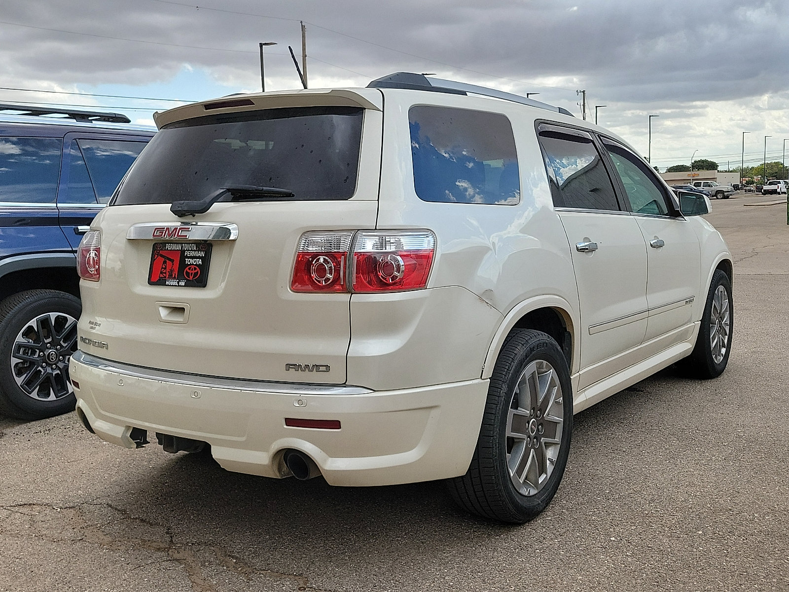 Used 2012 GMC Acadia Denali AWD/4WD image 3