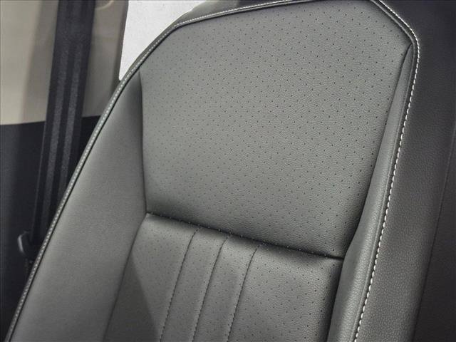 Used 2023 Volkswagen Tiguan SE AWD/4WD image 11