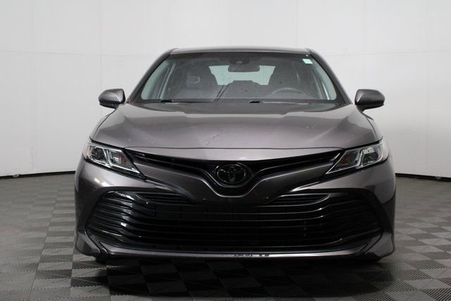 Used 2018 Toyota Camry L image 2