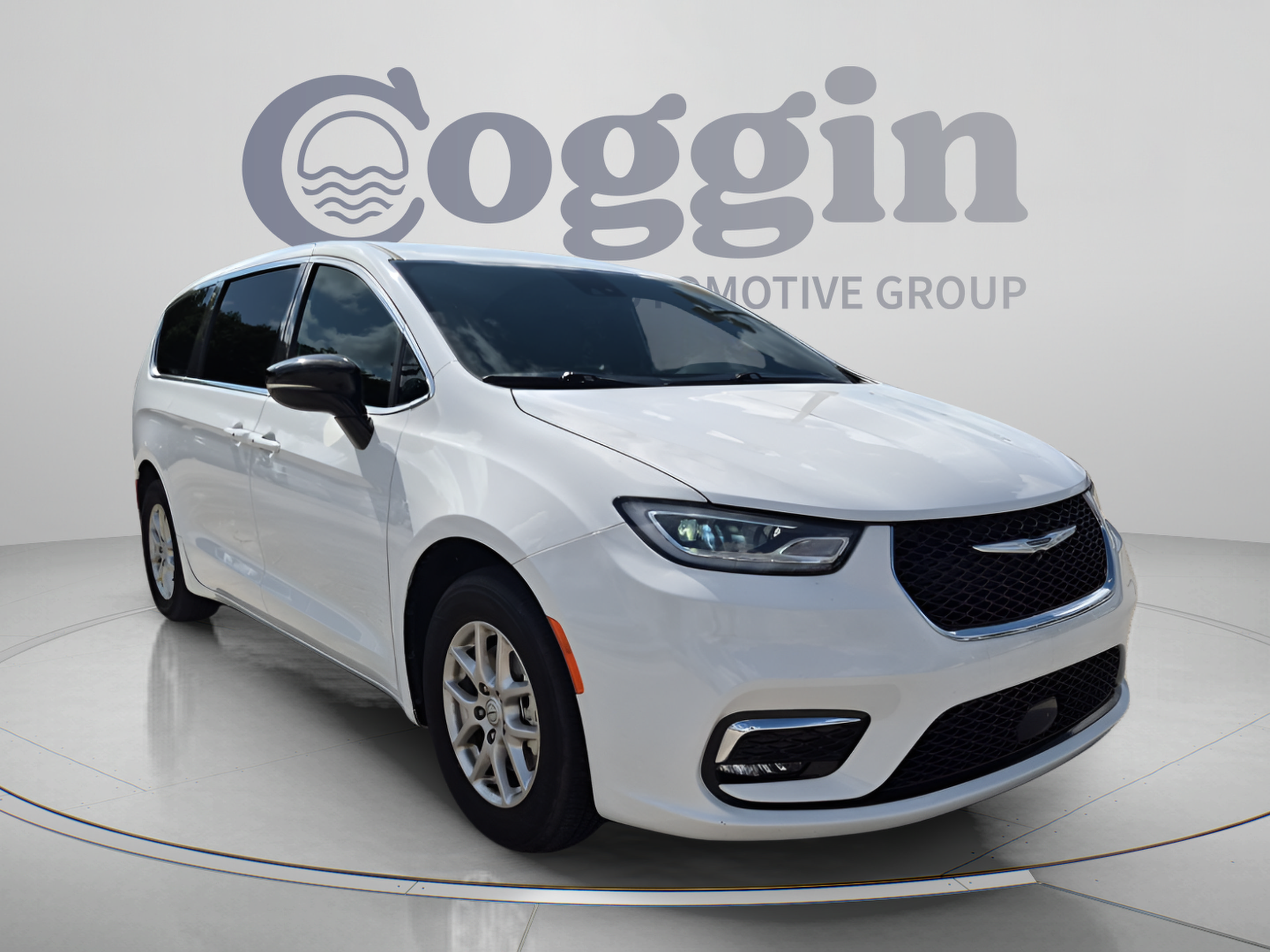 Used 2025 Chrysler Pacifica Select FWD image 8