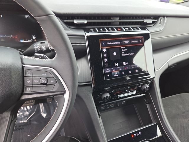 Used 2024 Jeep Grand Cherokee Altitude AWD/4WD image 32