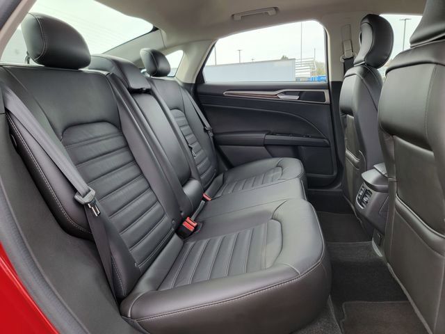 Used 2015 Ford Fusion SE w/ Equipment Group 202A FWD image 23