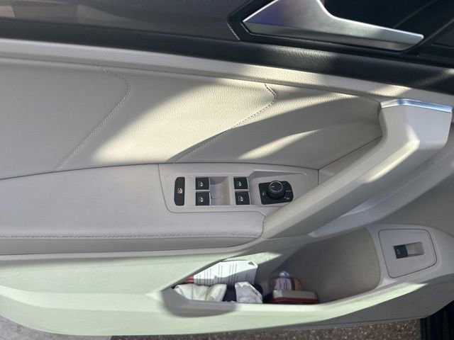 Used 2023 Volkswagen Tiguan SE image 18