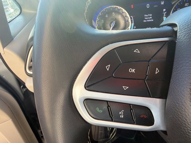 Used 2024 Chrysler Pacifica Touring-L FWD image 26