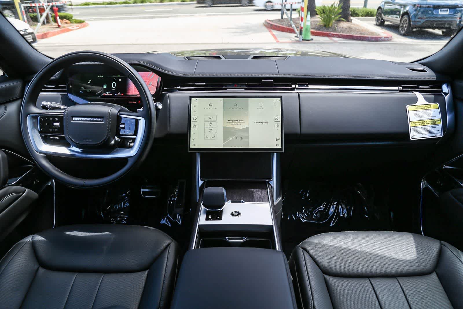 New 2026 Land Rover Range Rover Long Wheelbase SE AWD/4WD image 13