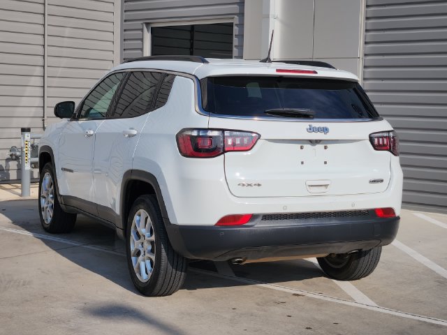 Used 2024 Jeep Compass Latitude AWD/4WD image 6