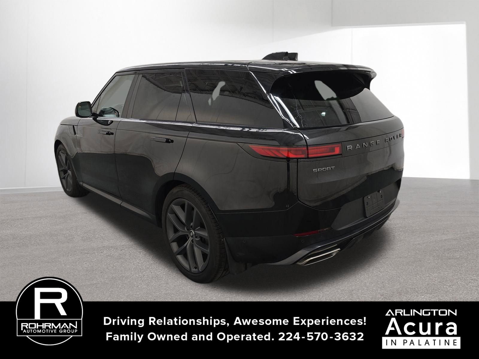 Used 2025 Land Rover Range Rover Sport SE AWD/4WD image 3
