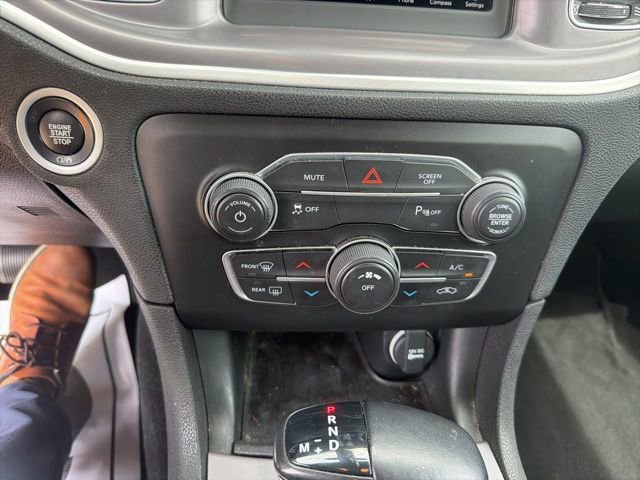 Used 2022 Dodge Charger SXT RWD image 17