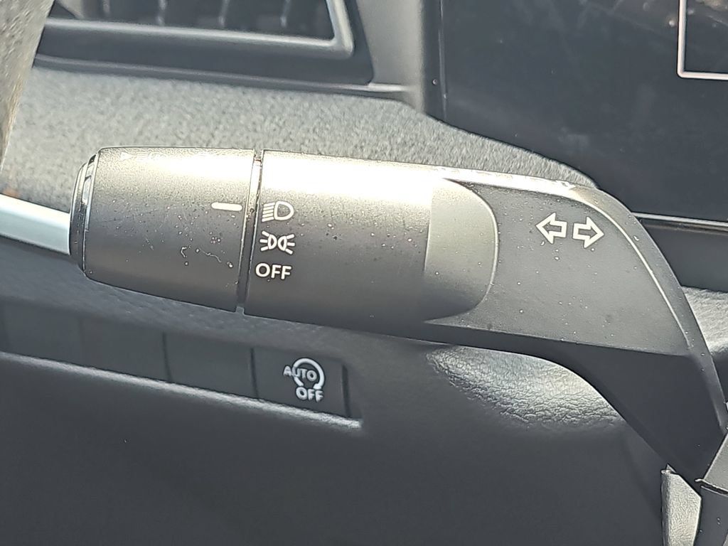 Used 2025 Nissan Kicks SV FWD image 29