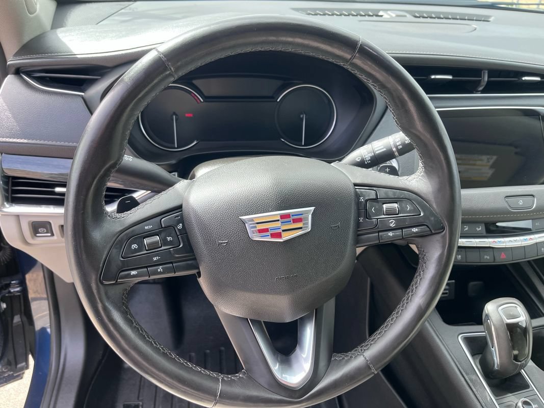 Used 2019 Cadillac XT4 Premium Luxury AWD/4WD image 17