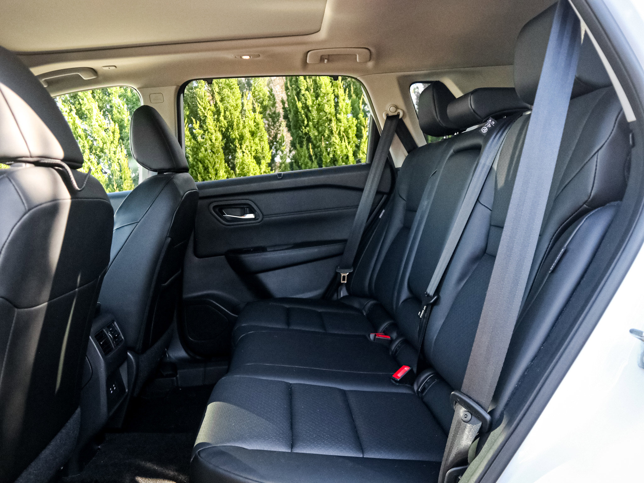 Used 2024 Nissan Rogue SV w/ SV Premium Package image 8