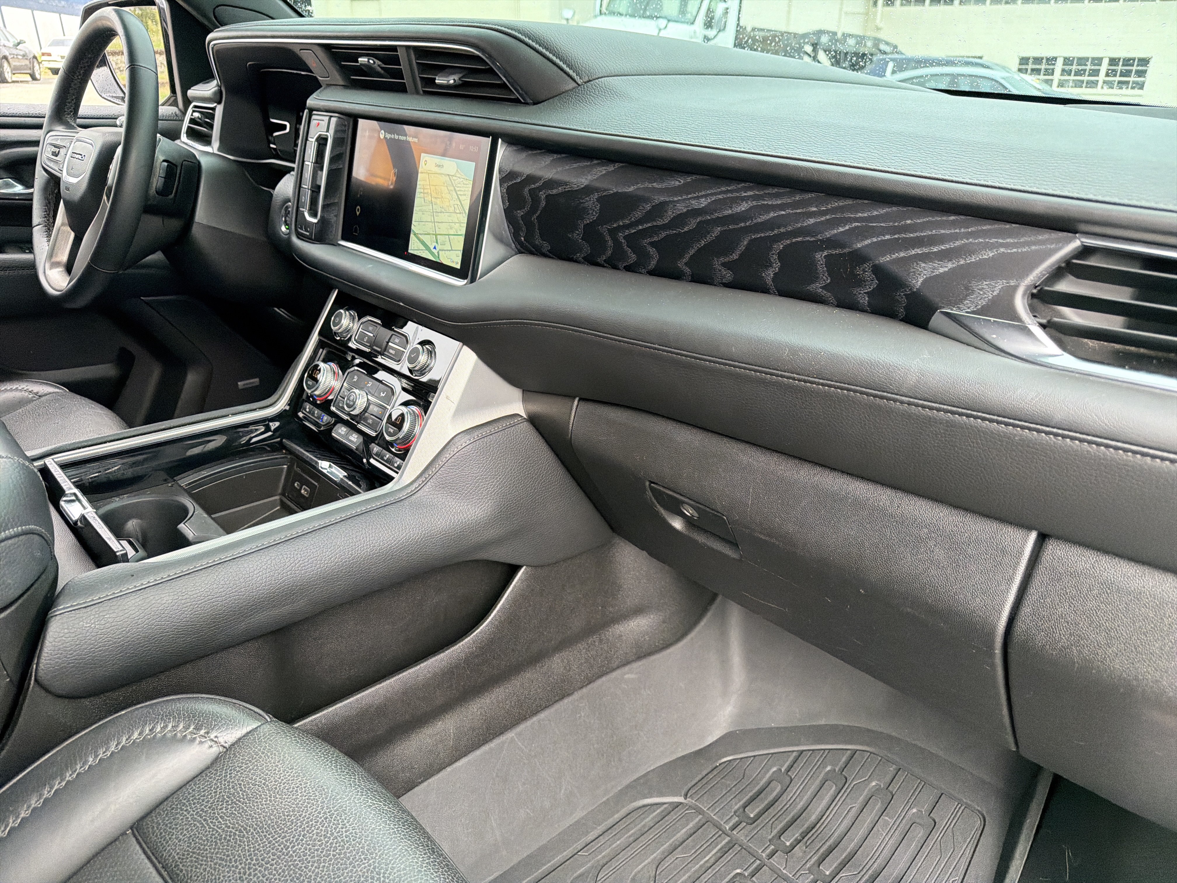 Used 2023 GMC Yukon Denali AWD/4WD image 10