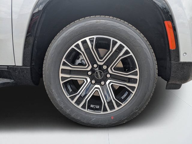 New 2026 Jeep Grand Wagoneer 2WD w/ 8-Passenger Seating Package image 9
