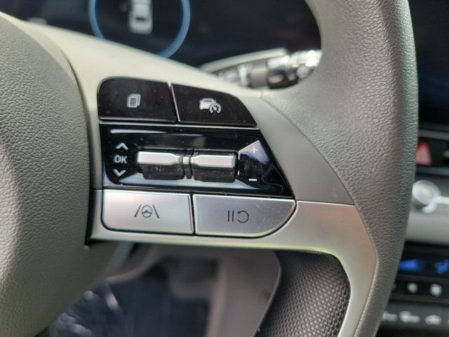 Used 2024 Hyundai Elantra SEL FWD image 18