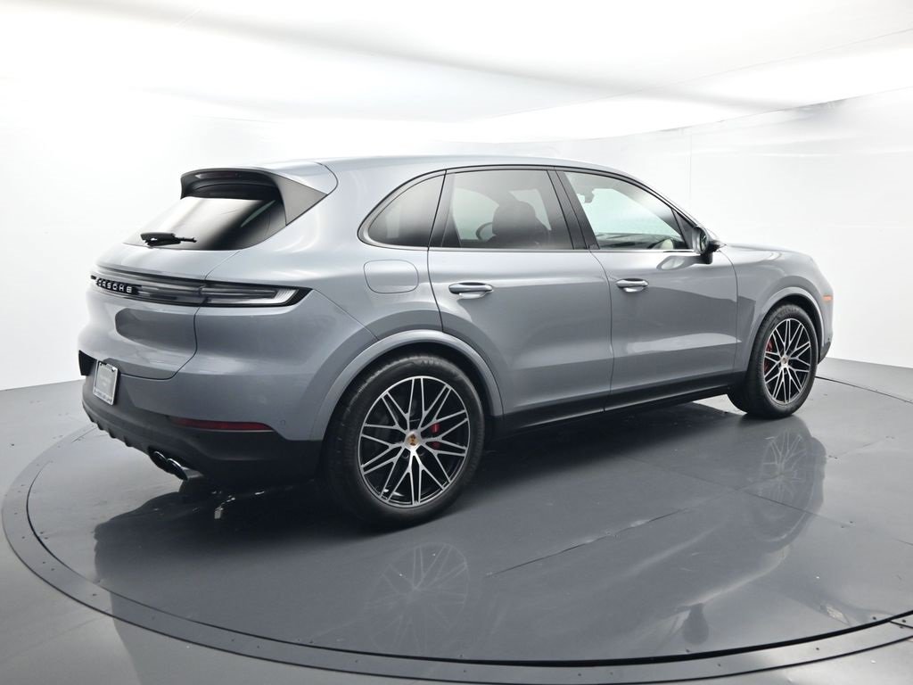 Used 2025 Porsche Cayenne S image 15