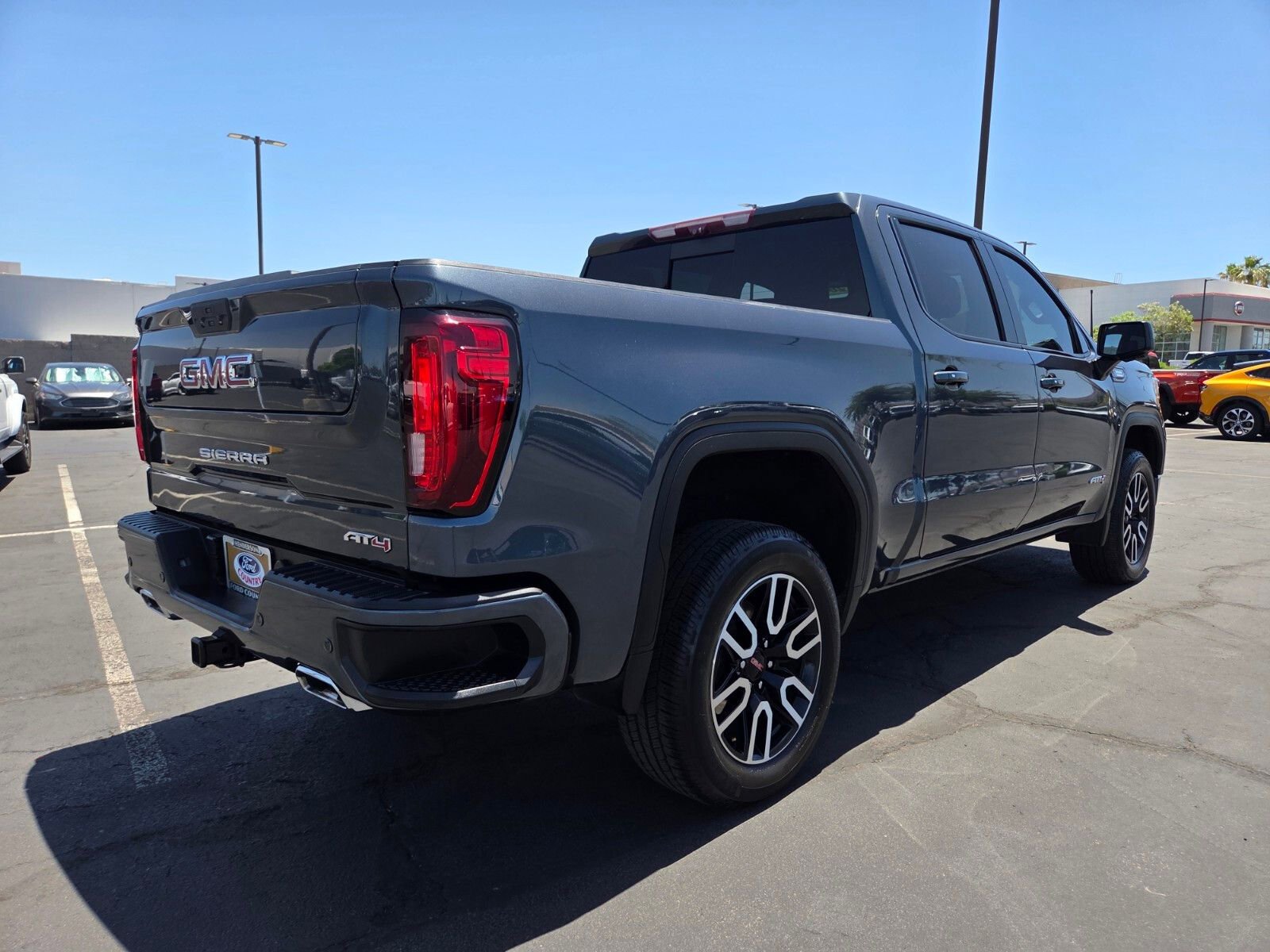 Used 2021 GMC Sierra 1500 AT4 w/ Technology Package AWD/4WD image 6