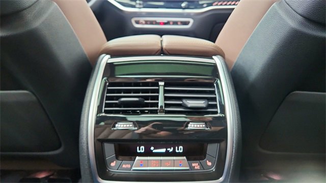 Used 2025 BMW X7 M60i image 56