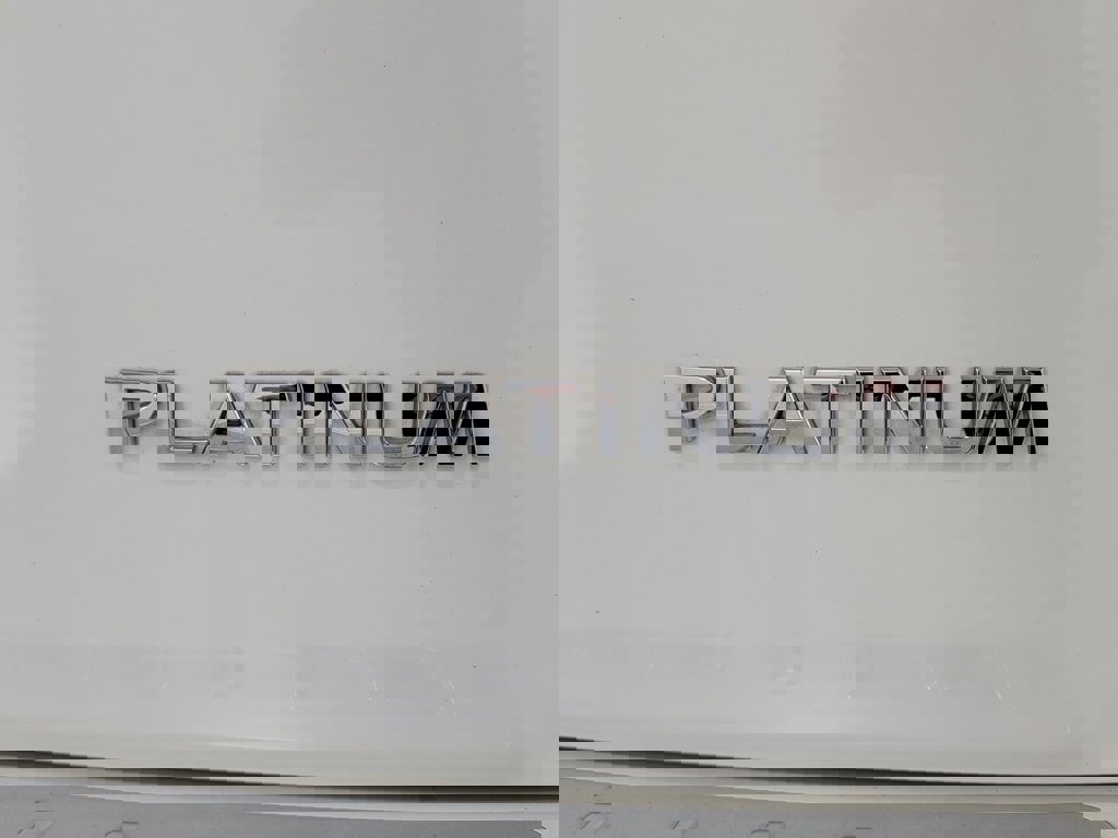 Used 2019 Nissan Pathfinder Platinum w/ Cargo Package image 10