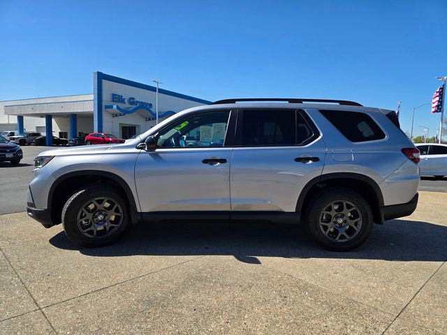 Used 2025 Honda Pilot TrailSport image 7