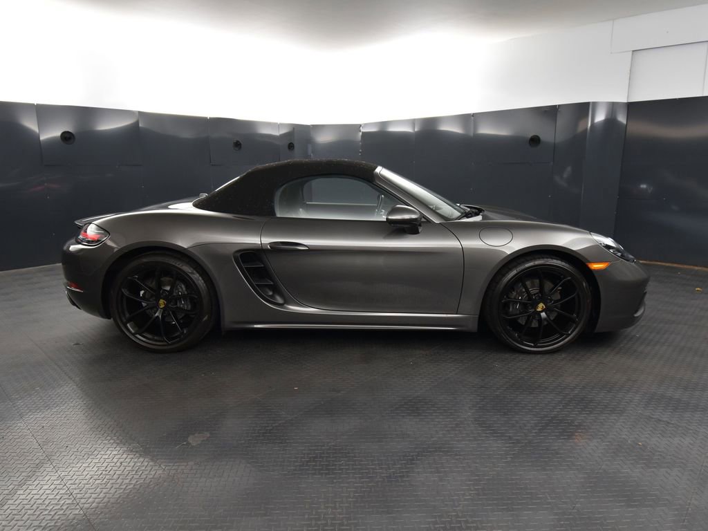 Used 2025 Porsche 718 Boxster image 8