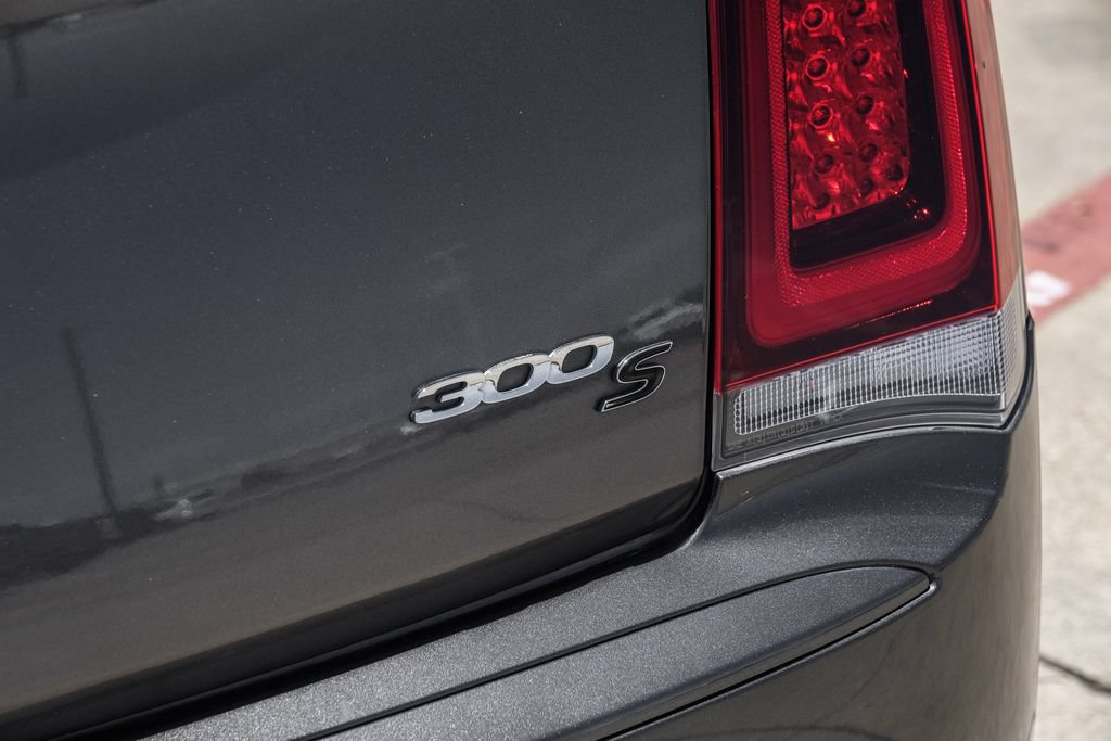 Used 2019 Chrysler 300 S RWD image 63