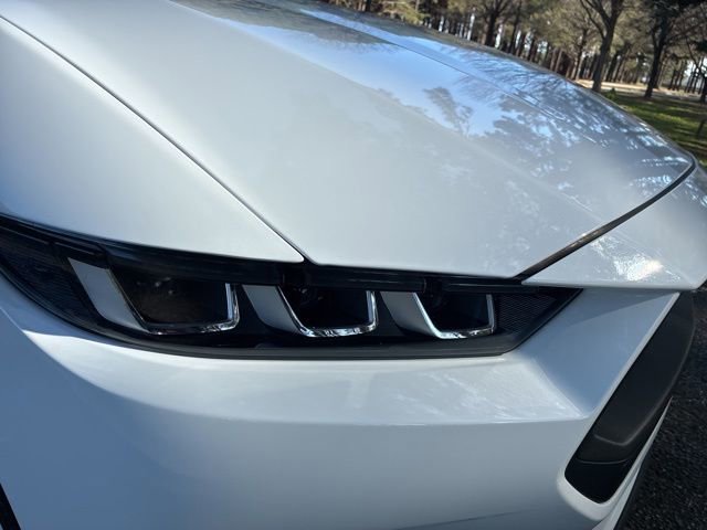 Used 2024 Ford Mustang Premium image 9