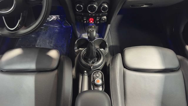 Used 2015 MINI Cooper 4-Door Hardtop FWD image 16
