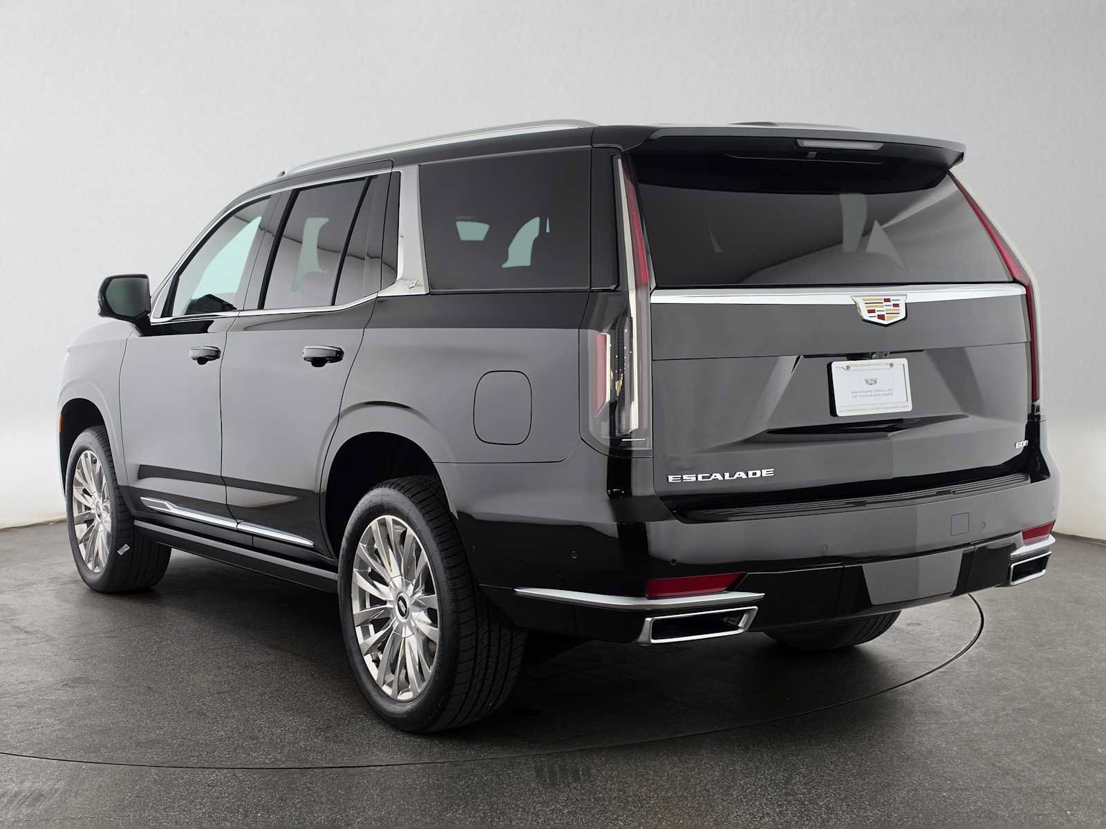 Used 2024 Cadillac Escalade Premium Luxury w/ Performance Package AWD/4WD image 5
