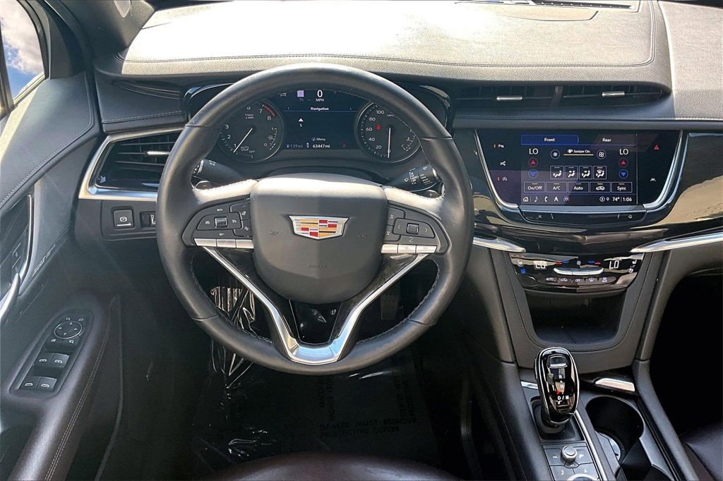 Used 2022 Cadillac XT6 Premium Luxury w/ Technology Package image 8