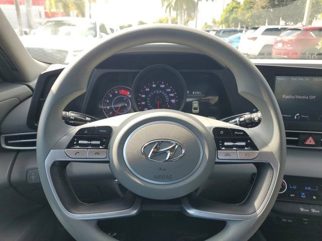 Certified 2023 Hyundai Elantra SEL image 17