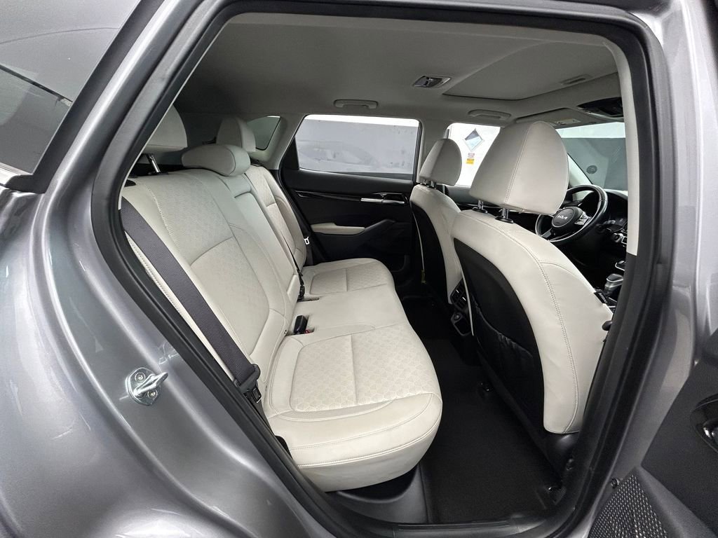 Used 2022 Kia Seltos EX AWD/4WD image 43