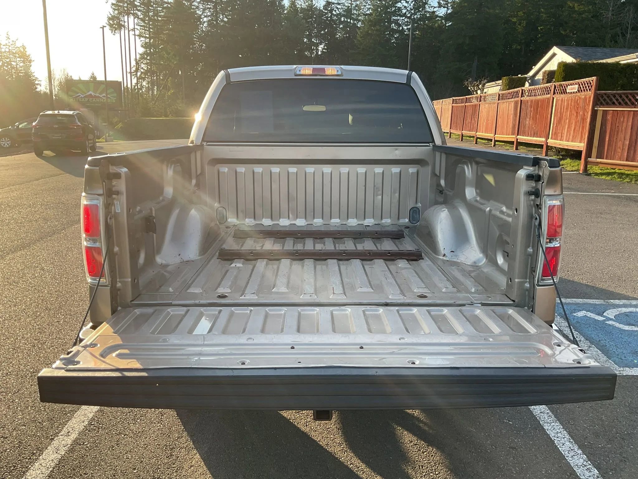 Used 2013 Ford F150 XLT w/ XLT Chrome Pkg image 11