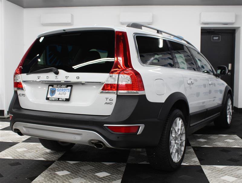 Used 2014 Volvo XC70 T6 w/ Climate Package image 4