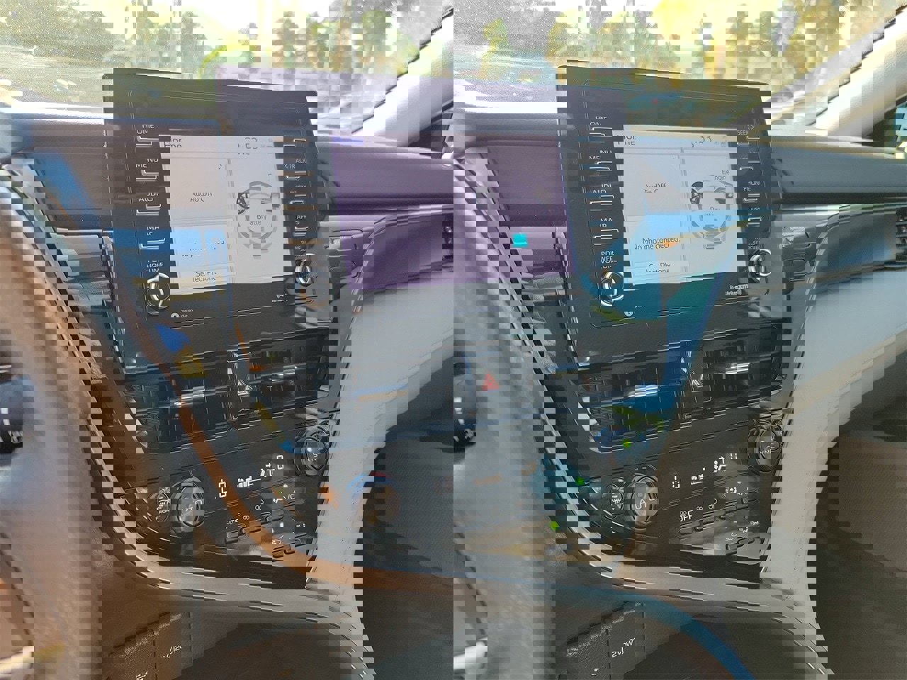 Used 2021 Toyota Camry LE image 23