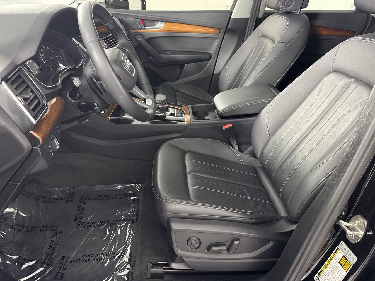 Used 2023 Audi Q5 2.0T Premium w/ Convenience Package AWD/4WD image 2
