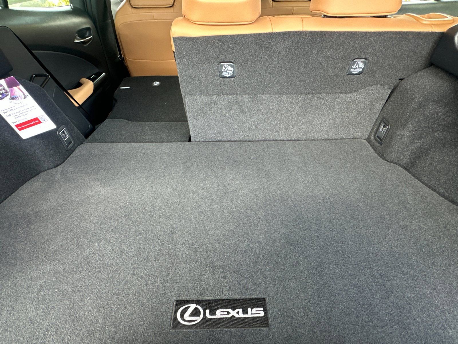 Used 2026 Lexus UX 300h AWD image 17