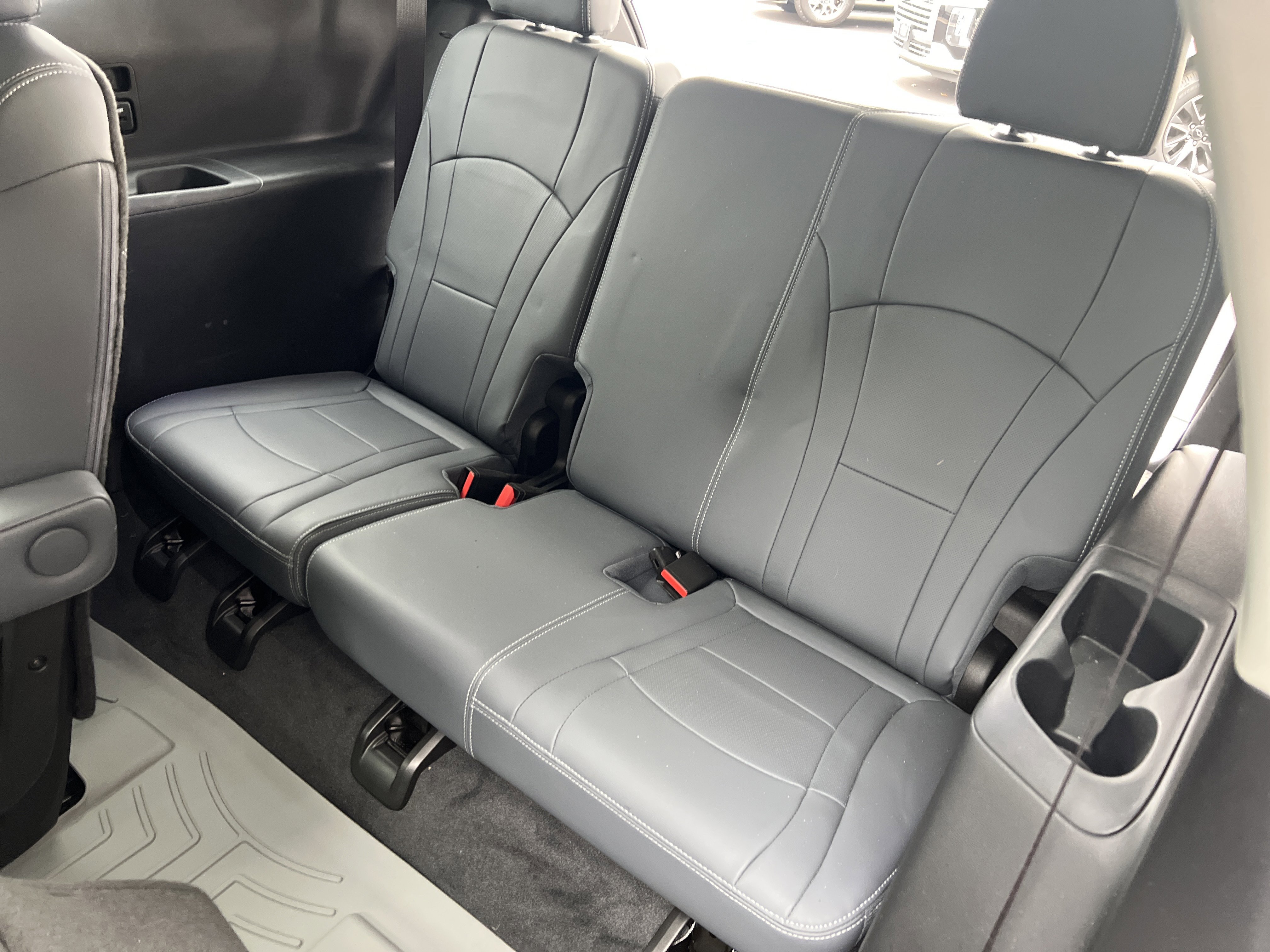 Used 2021 Buick Enclave Premium w/ Sun and Sites Package image 32