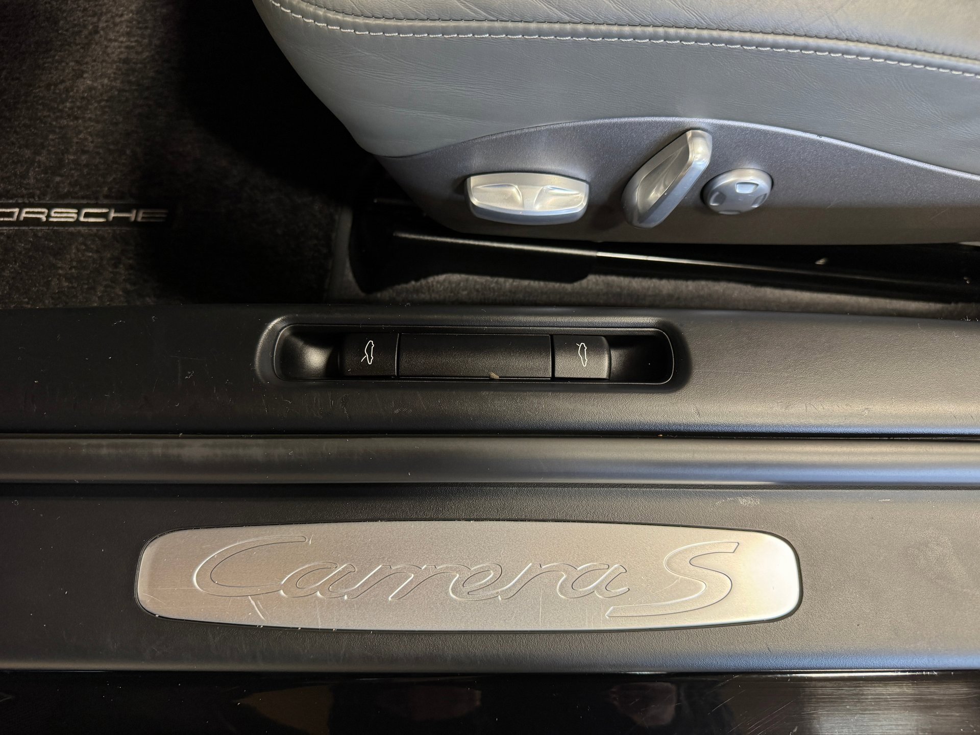 Used 2006 Porsche 911 Carrera S image 27