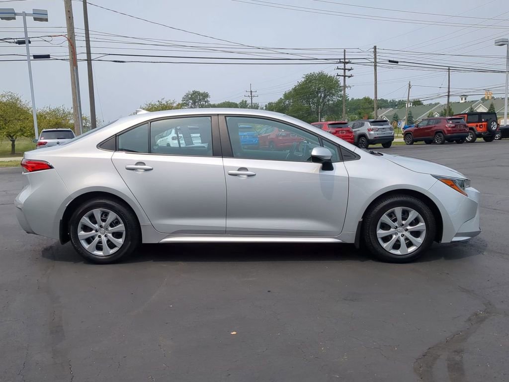 Used 2022 Toyota Corolla LE image 7