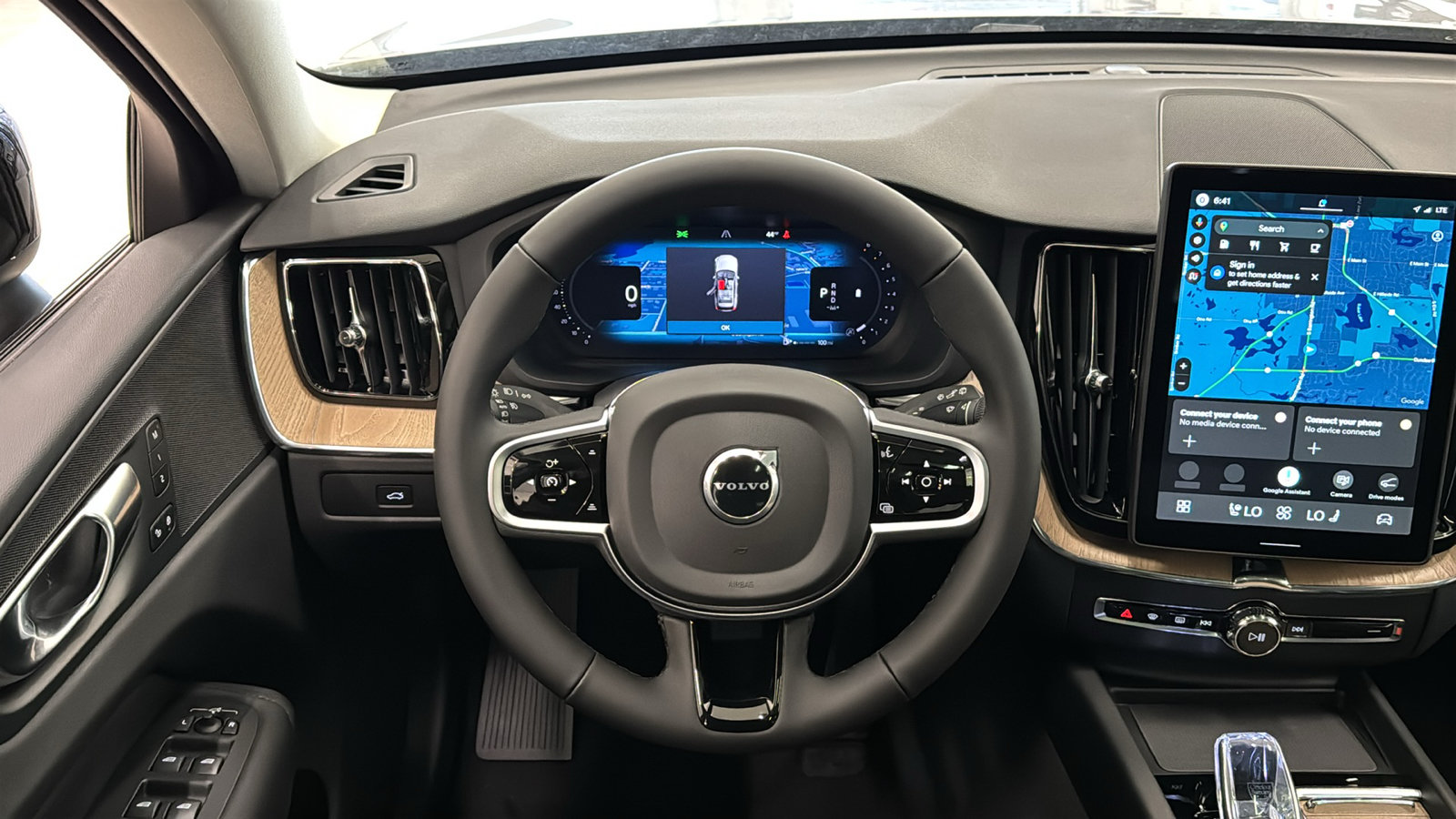 New 2026 Volvo XC60 B5 Plus w/ Protection Package Premier AWD/4WD image 12