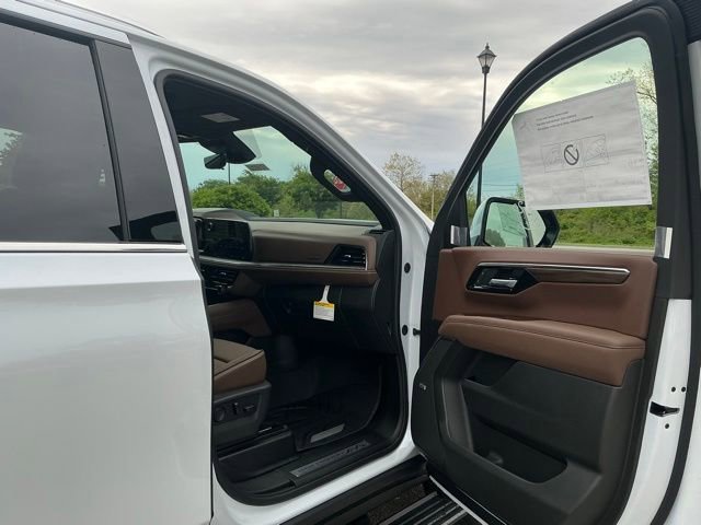 New 2026 Chevrolet Suburban High Country AWD/4WD image 16