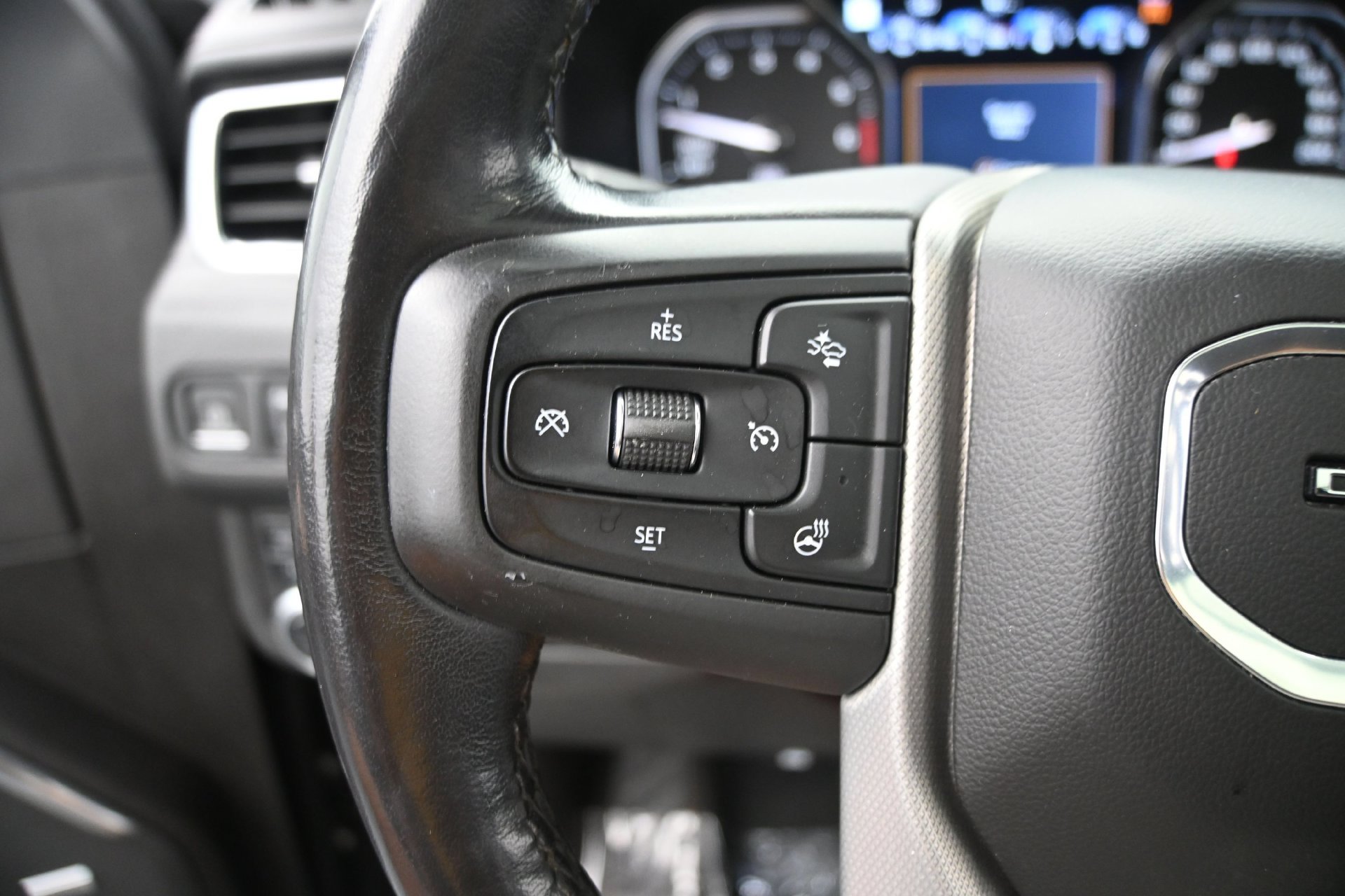 Used 2021 GMC Yukon Denali w/ Denali Ultimate Package AWD/4WD image 21