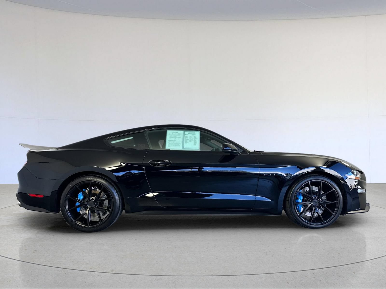 Used 2018 Ford Mustang GT w/ GT Performance Package RWD image 9