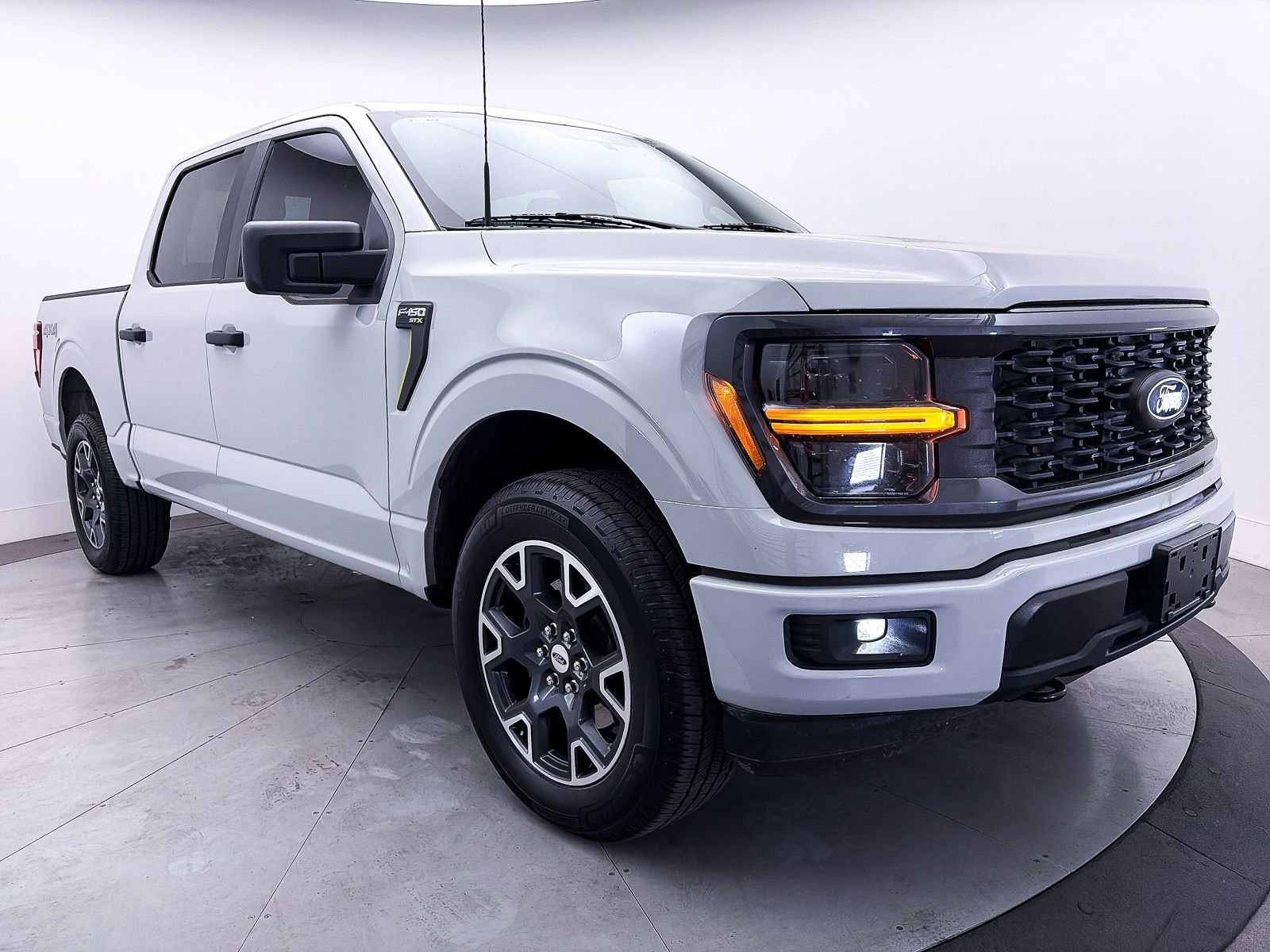 Used 2024 Ford F150 STX AWD/4WD image 9